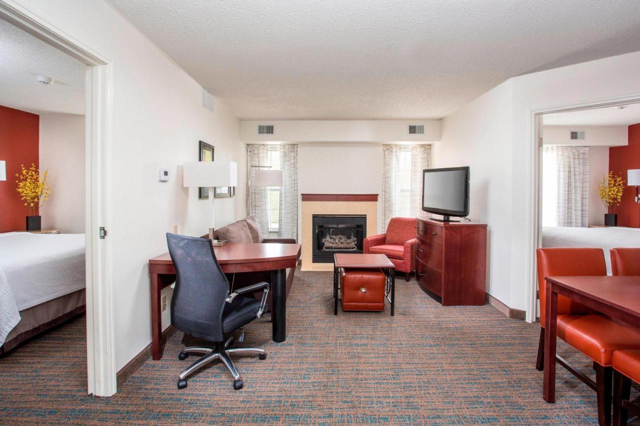 Residence Inn Topeka Bagian luar foto