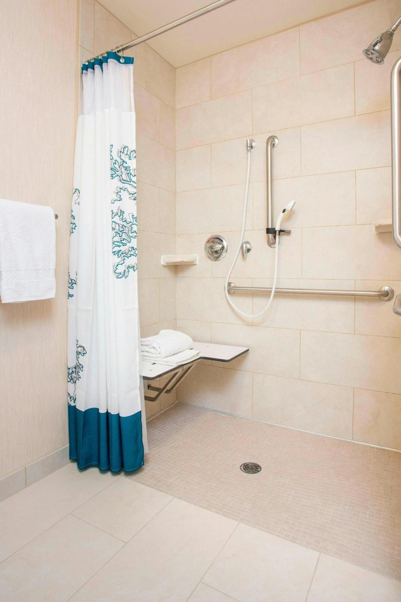 Residence Inn Topeka Bagian luar foto