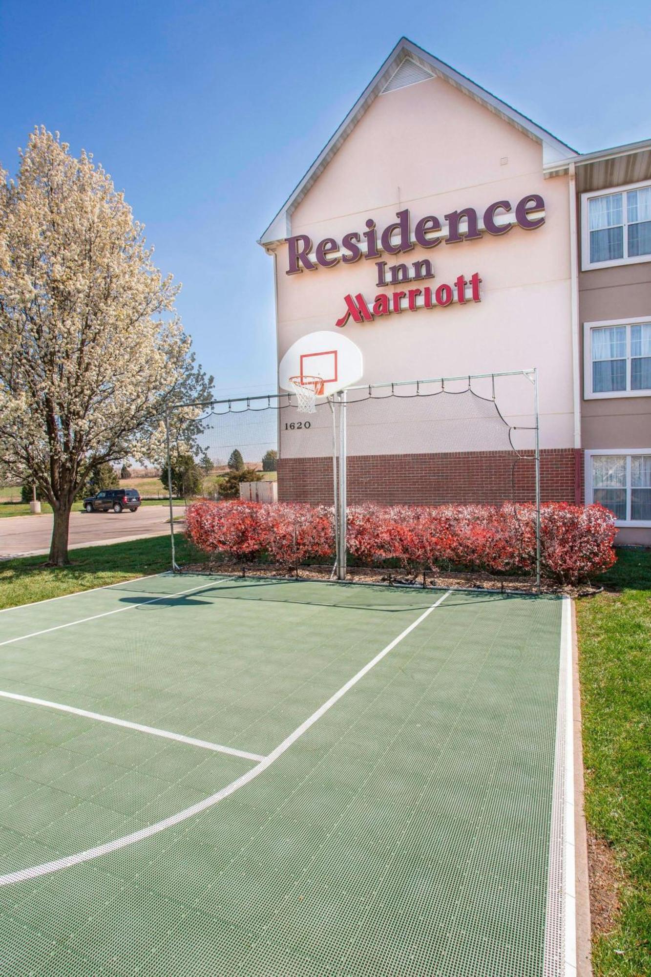Residence Inn Topeka Bagian luar foto