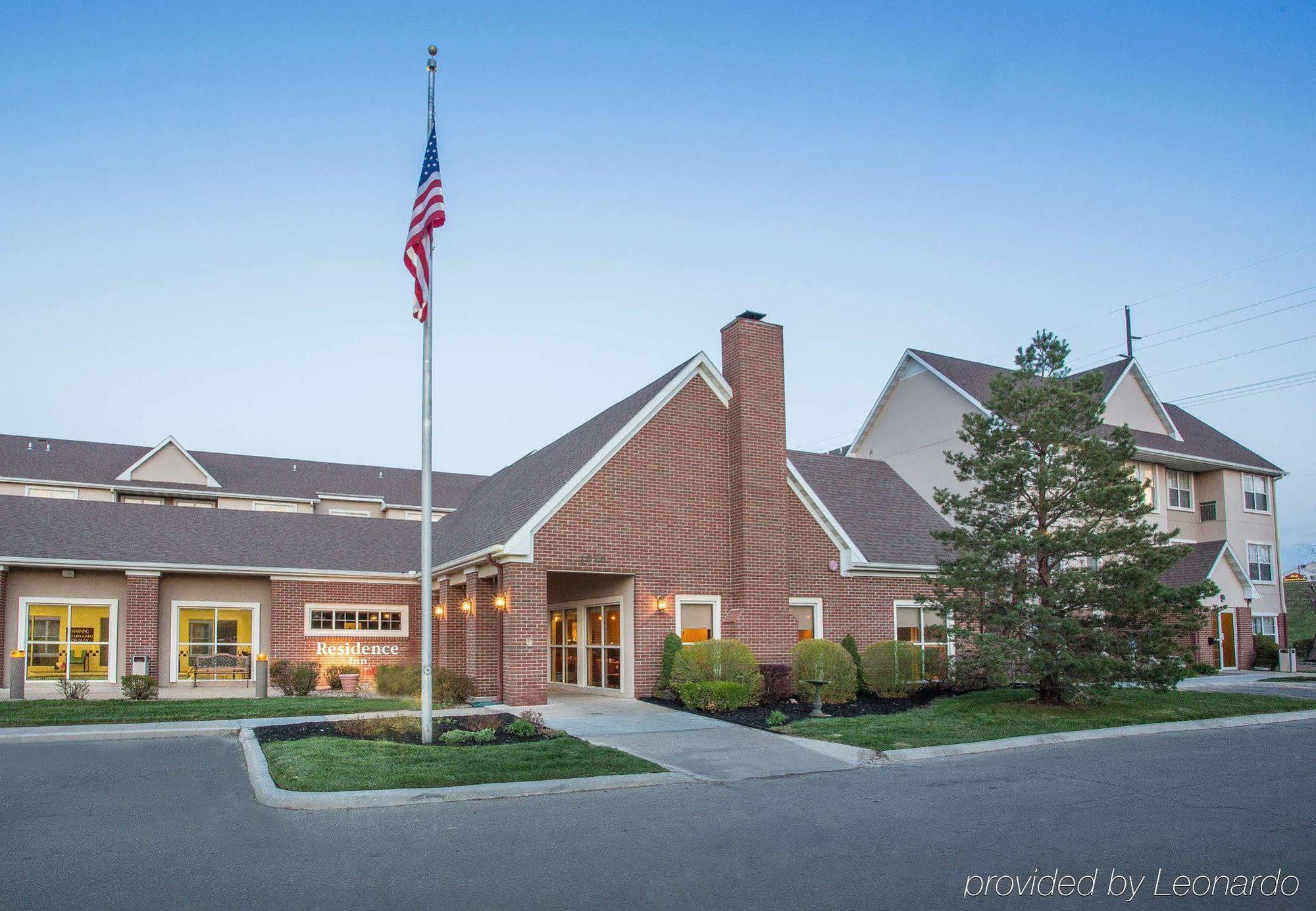 Residence Inn Topeka Bagian luar foto