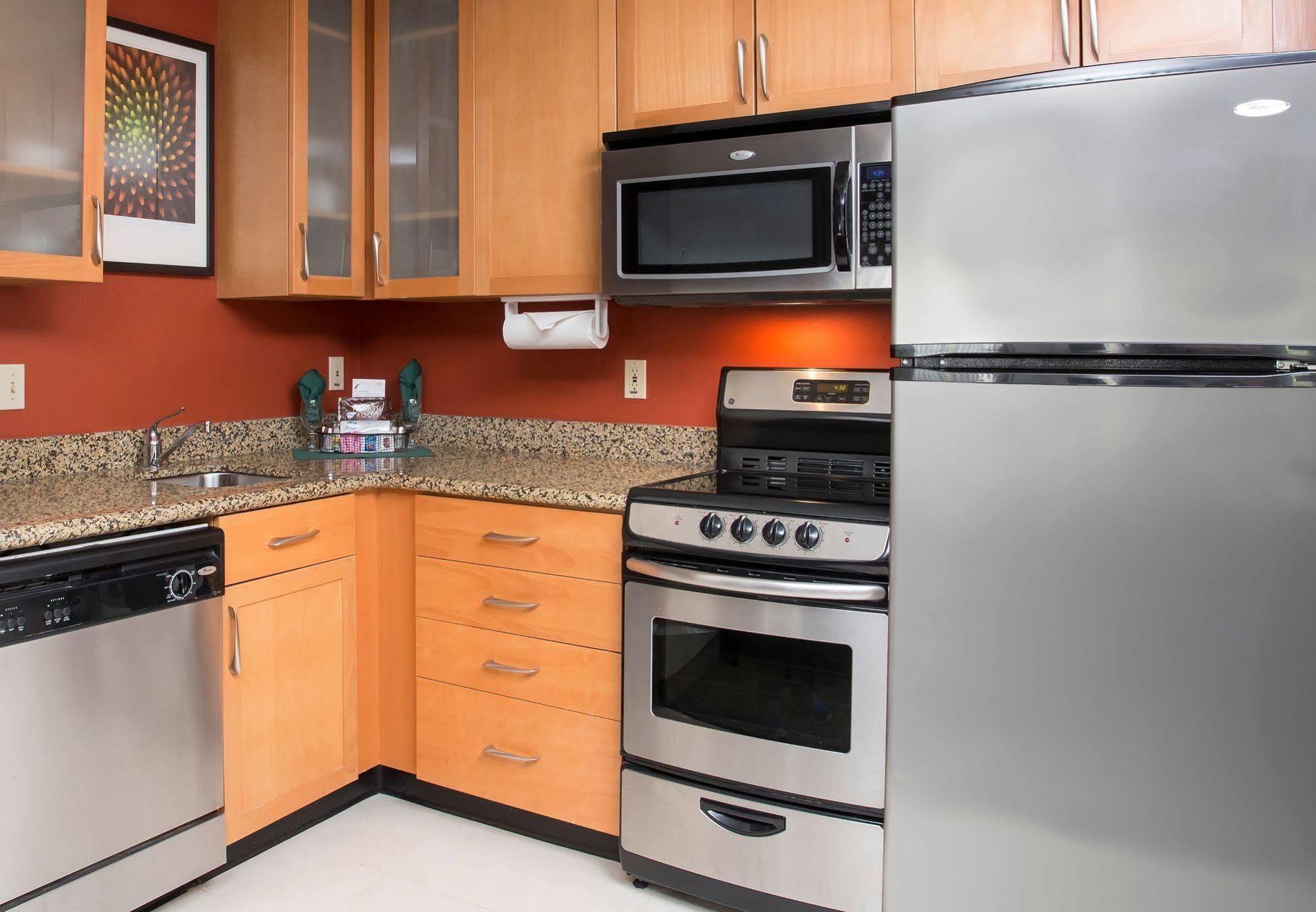 Residence Inn Topeka Bagian luar foto