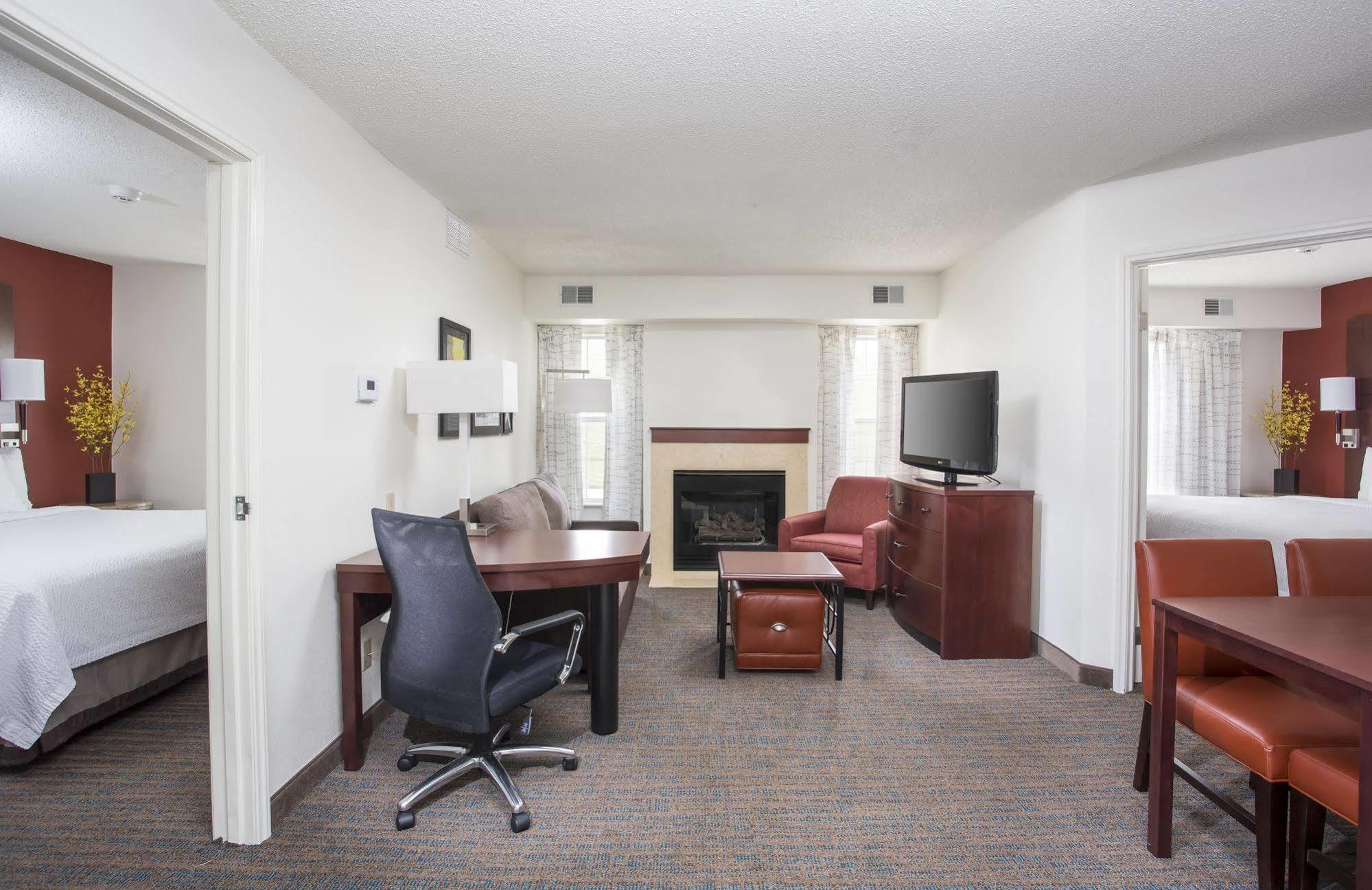 Residence Inn Topeka Bagian luar foto